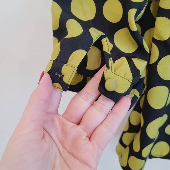 💕 Naomi Black & Mustard Polka Dots Button Front Blouse Top Women's Size Medium - Picture 2 of 11